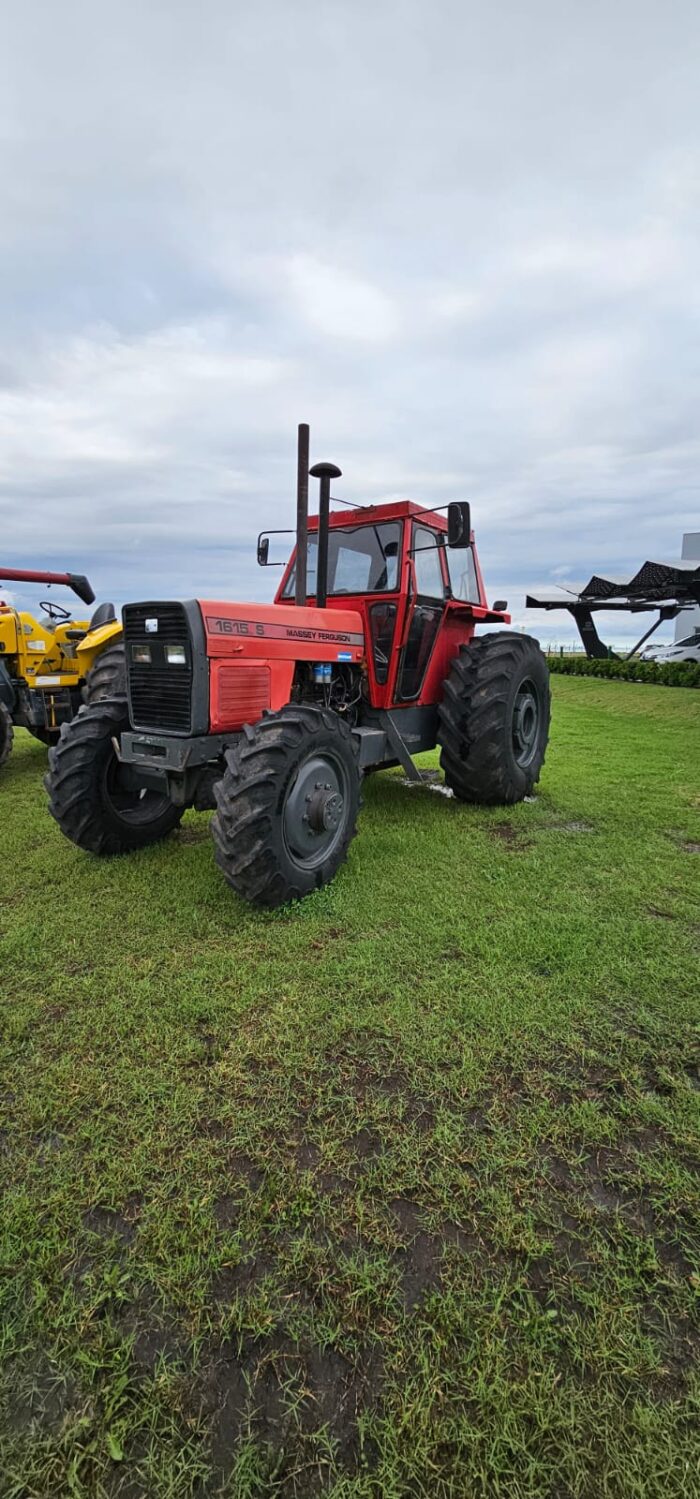 Tractor MF 1615S, 4WD, Patón con Cabina - Imagen 6