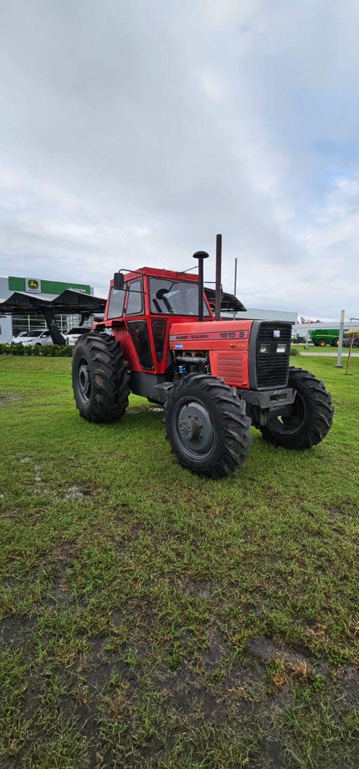 Tractor MF 1615S, 4WD, Patón con Cabina