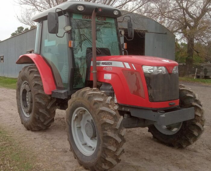 Tractor Massey Ferguson 4283. 4WD, Patón con Cabina