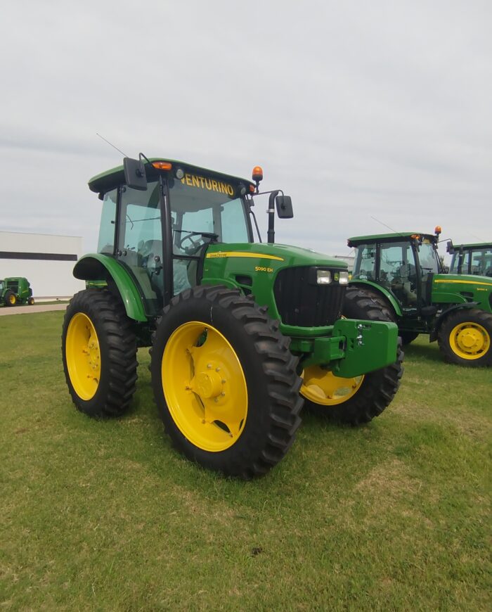 Tractor John Deere 5090HCC Alto Despeje 4WD Patón Cabinado 3 Puntos