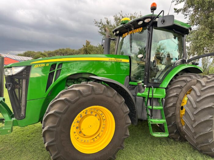 Tractor John Deere 8335R, 335HP, 4WD, Dual, 2012.