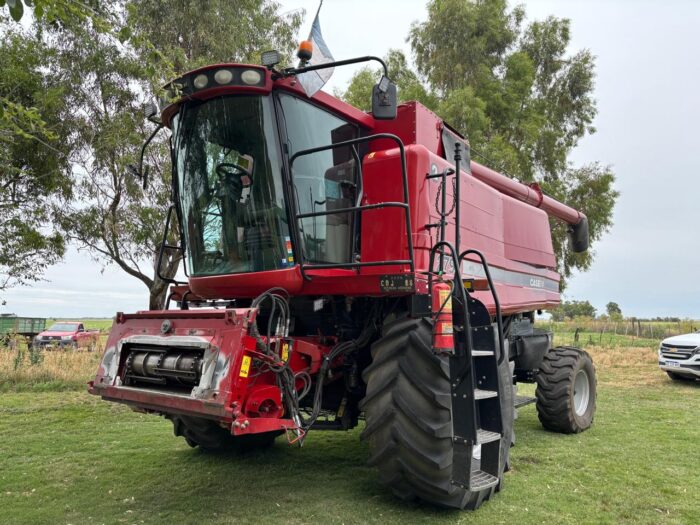 Cosechadora Case IH 2799, 2WD, Simple, 35 pies, 2013.