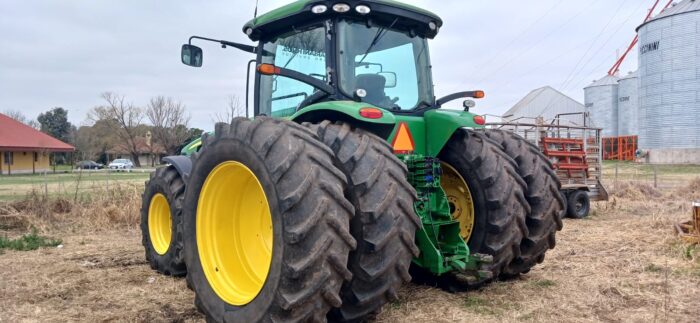 Tractor John Deere 8320R, 320 Hp, 4Wd, Dual, 2011 - Imagen 2
