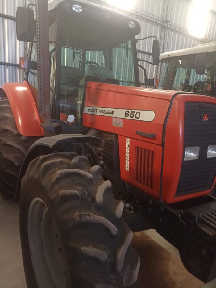 Tractor Massey Ferguson 650, 150 HP. 4wd, Paton, 2007